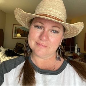 Meet your Posher, Theresa